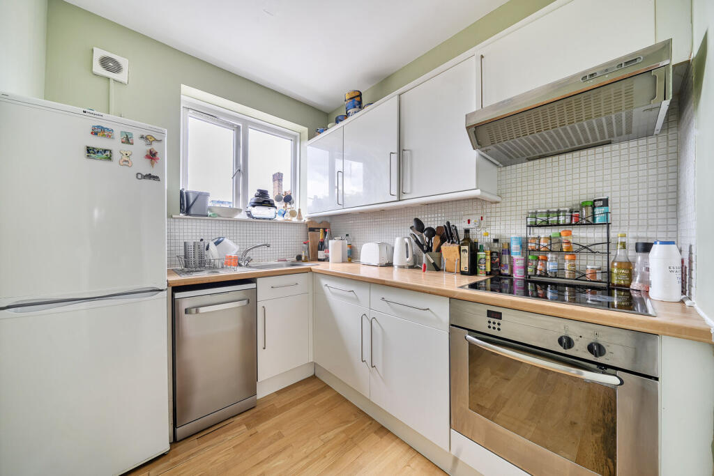 Apartment in London - View 2