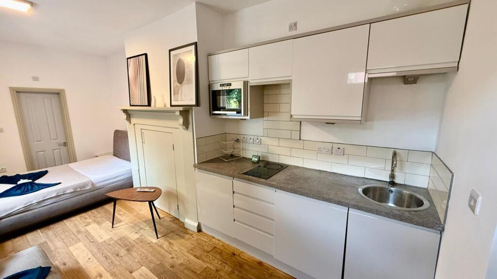 Main image of property: Woodhurst Road, Moseley, B13