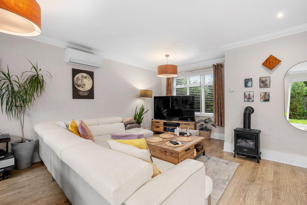 Alma Barn Mews, Chelsfield Lane BR6 photo 3