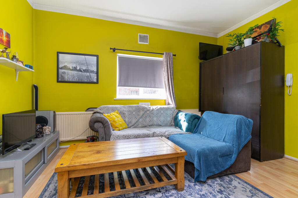 Apartment in Croydon - View 5