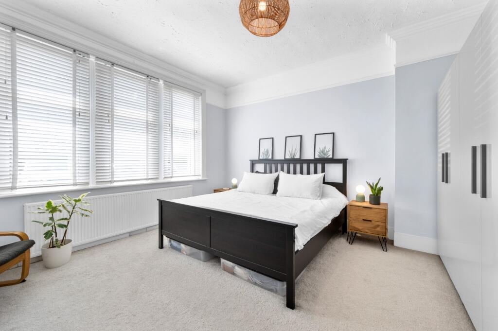 Apartment in Twickenham - View 5