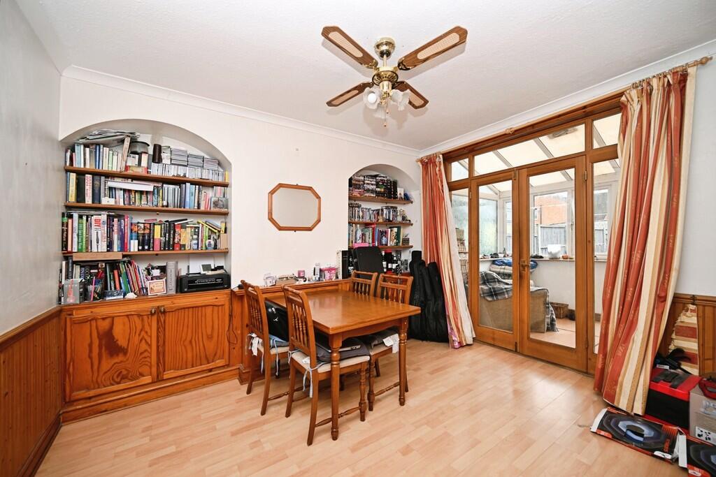 House in Rugby, Warwickshire - View 4