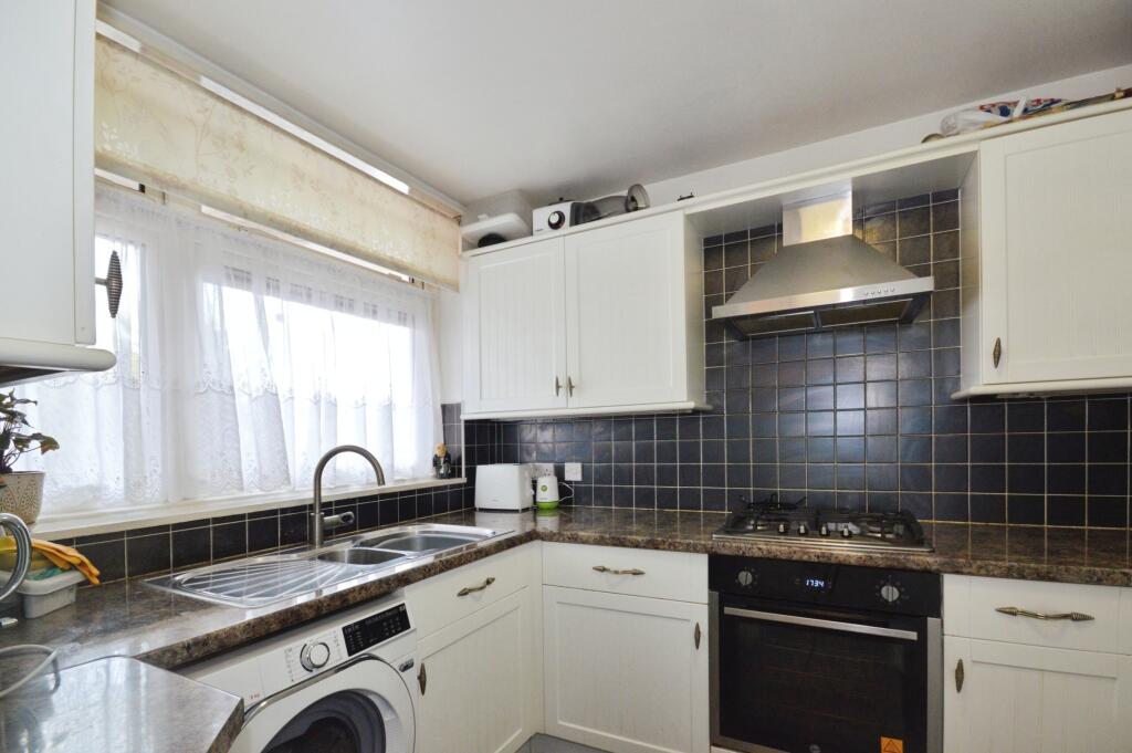 Apartment in Romford, Goodmayes, Chadwell Heath - View 5