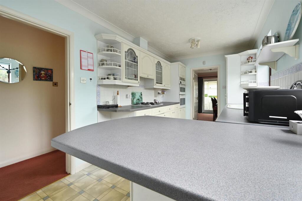 Shoreham Road, Small Dole, Henfield photo 5