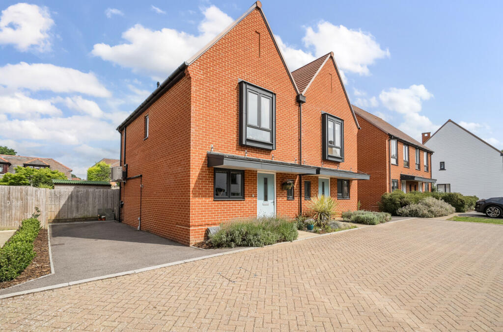 Main image of property: Kings Place, West End, Woking, Surrey, GU24