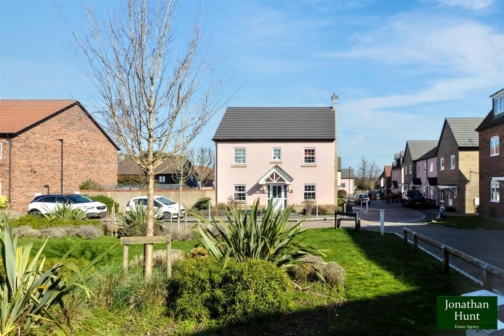 Main image of property: HUMMERSTON CLOSE, BUNTINGFORD
