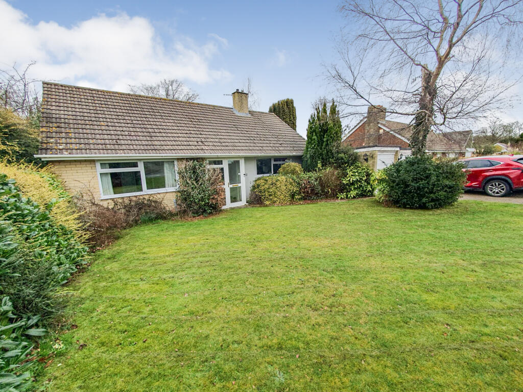 3-bed detached on Petersfield Drive, Culverstone, DA13, £675,000