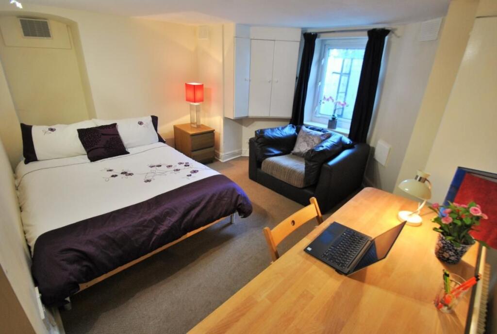 Main image of property: Slade Lane, Manchester, M19