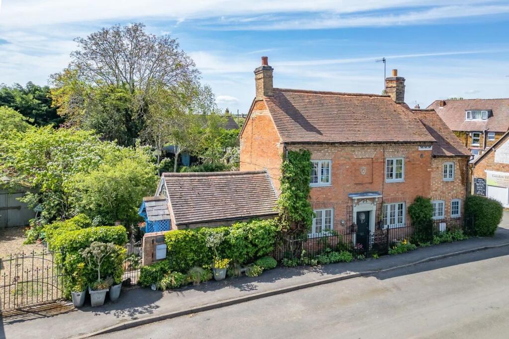 Main image of property: The Village Cottage, Church Road, Gaydon CV35 0ET