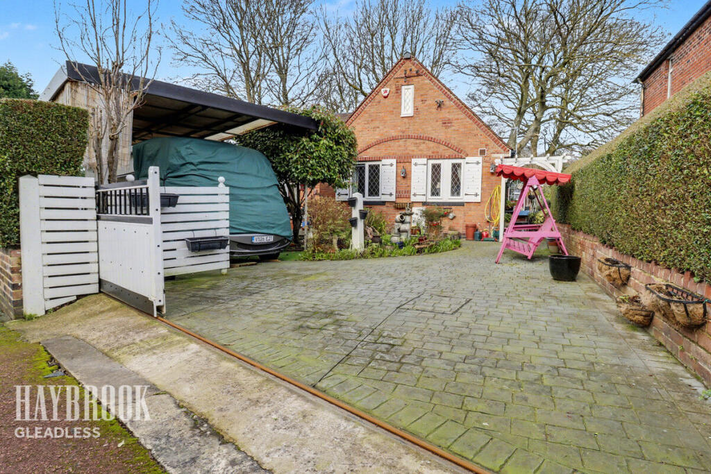 Main image of property: Olivers Mount, Sheffield