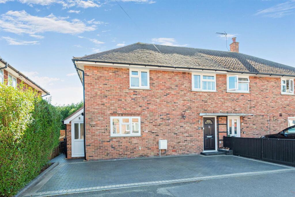 Main image of property: Oakdene, Chobham