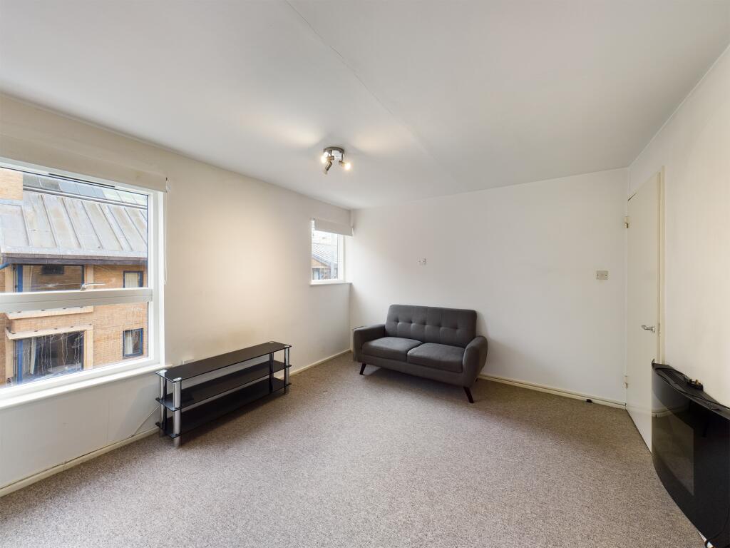 Apartment in Cambridge - More