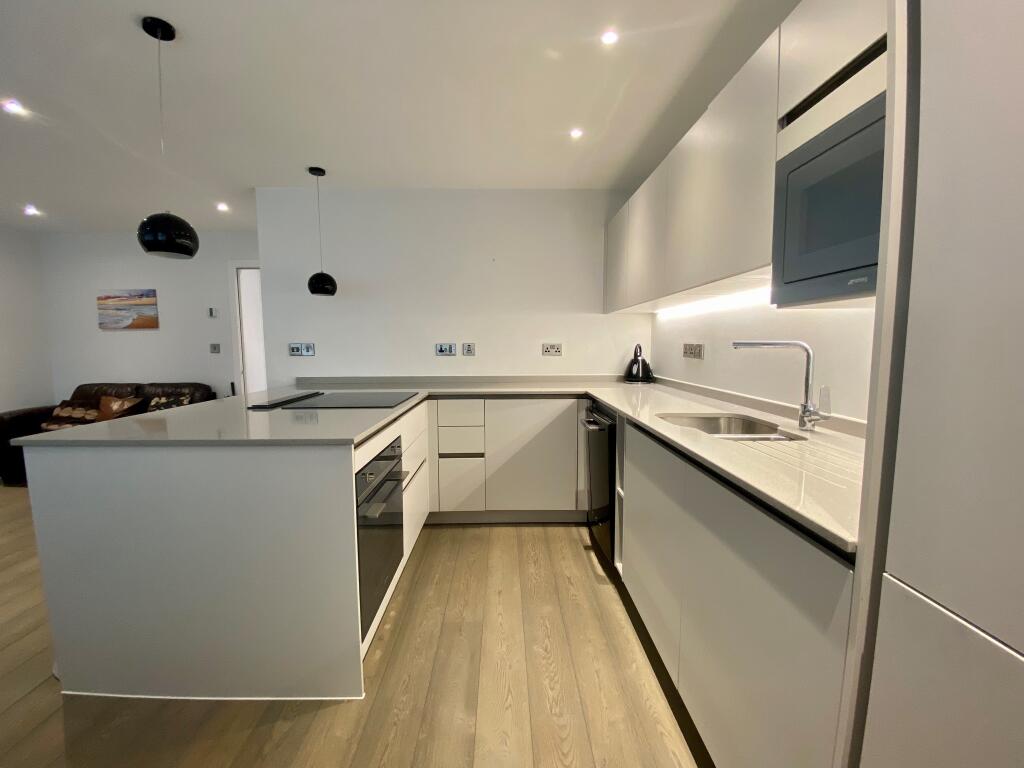 Bristol & West House, Post Office Road - Widok 2