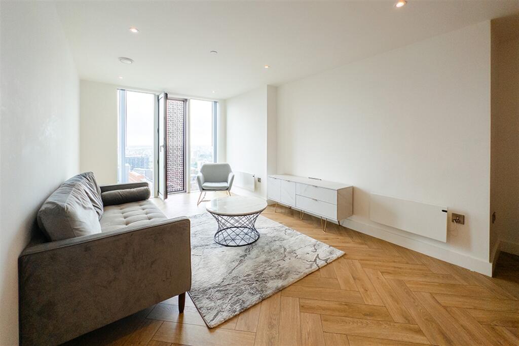 Main image of property: Elizabeth Tower, Crown Street, M15