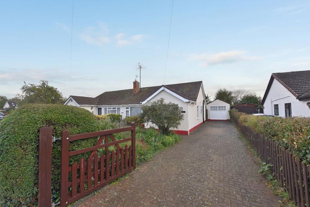 3-bed semi-detached on Orchard Way, Offord D'arcy, PE19, £325,000