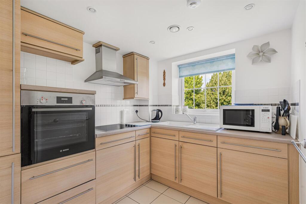 Apartment in Uttlesford, Saffron Walden - More