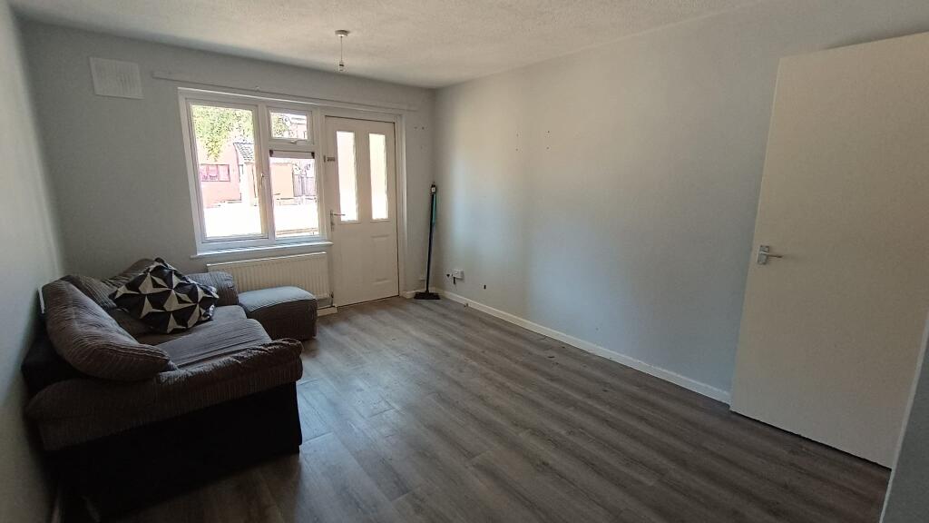9 Fishers Close, Norwich, Norfolk NR5 0QH photo 2