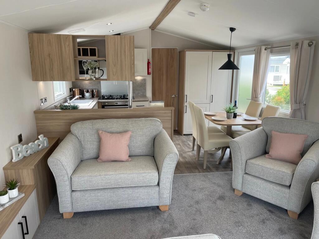 2025 Willerby Lamberhurst, Par Sands Coastal Holiday Park, Par Beach, Par, Cornwall, PL24 2AS - More