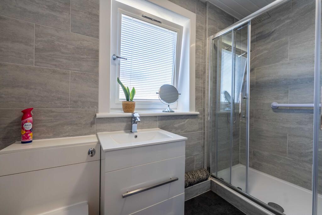 Apartment in Coatbridge, Mosside - More