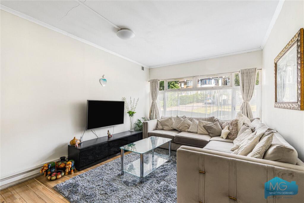 Main image of property: Nether Street, London, N3