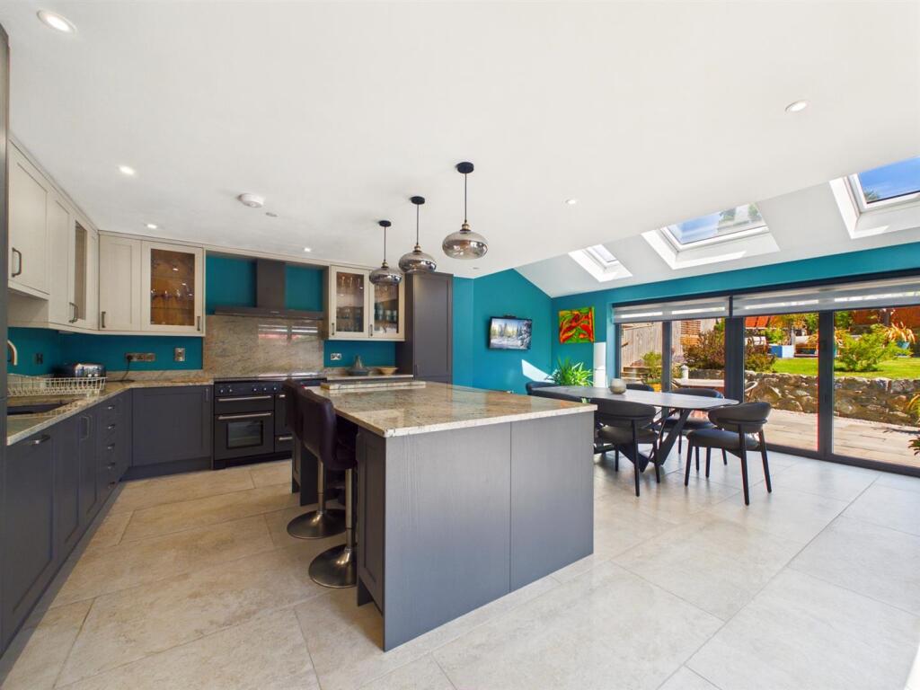 7 Maes Derw, Llanrhaeadr Ym Mochnant, Oswestry photo 4