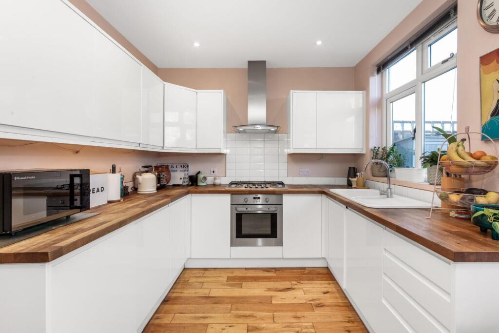 The Peak, Sydenham, London, SE26 photo 3