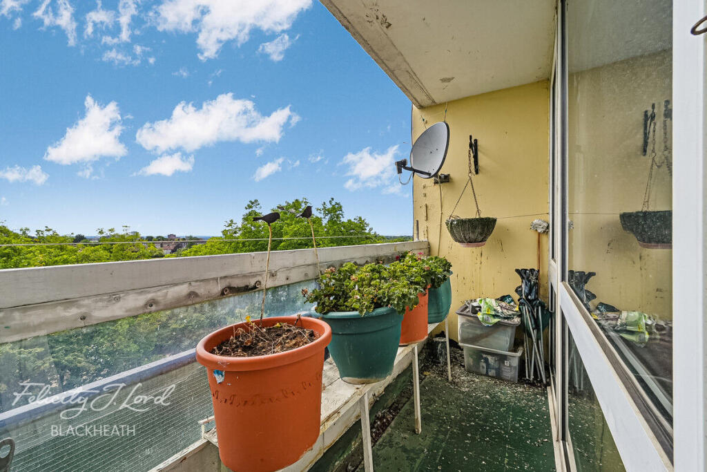 Apartment in London - View 5