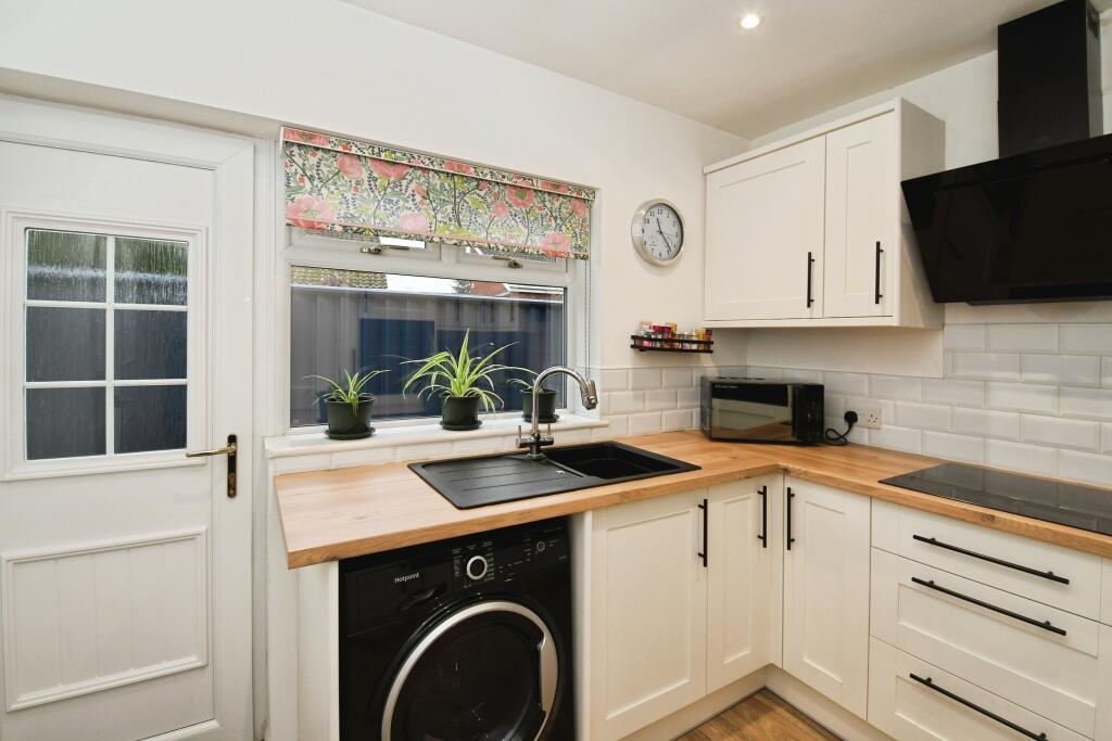 Lapwing Close, Skellingthorpe, Lincoln, LN6 photo 4