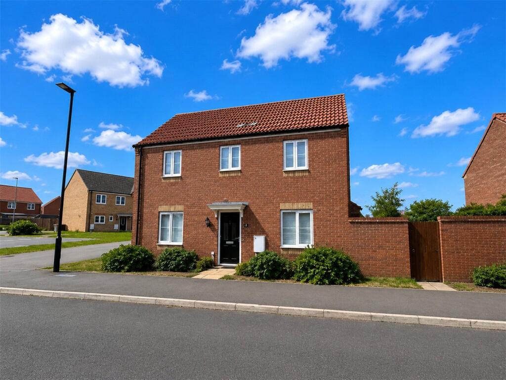 3-bed detached on Plumpton Chase, Bourne, Lincolnshire, PE10, £250,000