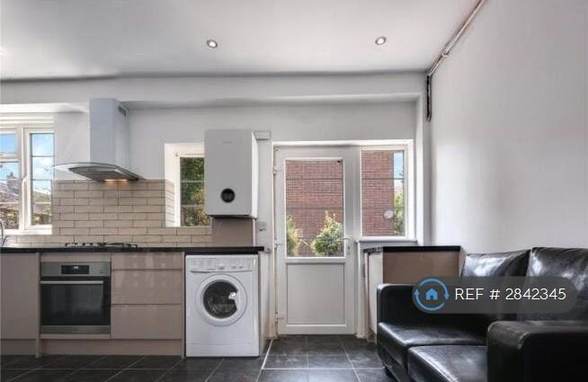 4 bedroom terraced house for rent