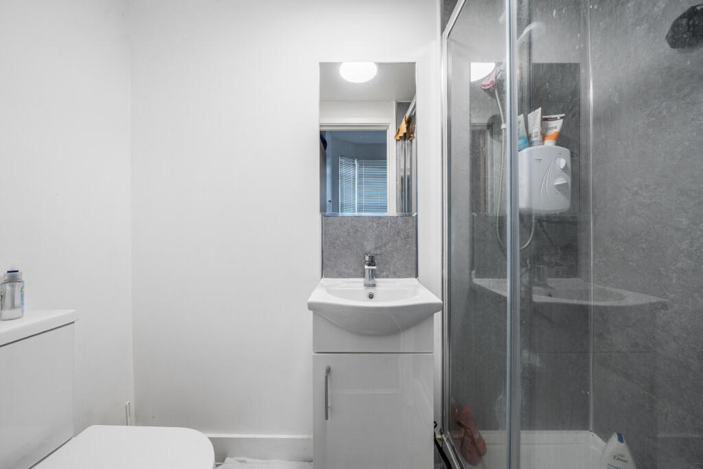 Apartment in London - View 5