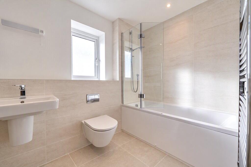 House in Taunton - View 5