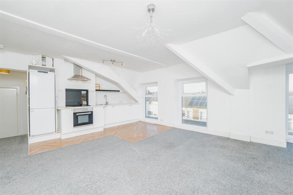 Apartment in Barry, Vale of Glamorgan - View 3