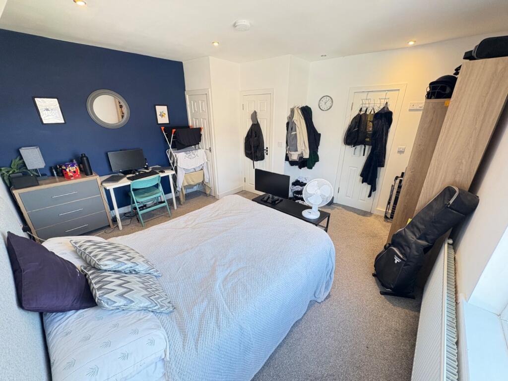 Main image of property: Woodside Terrace, Leeds, West Yorkshire, LS4