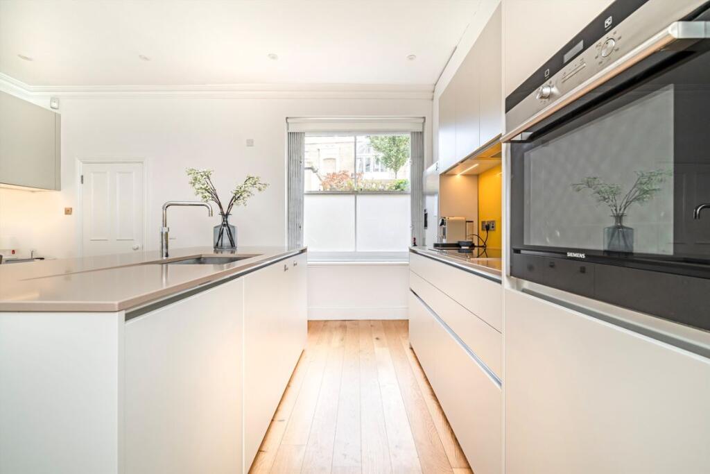 Apartment in London - More