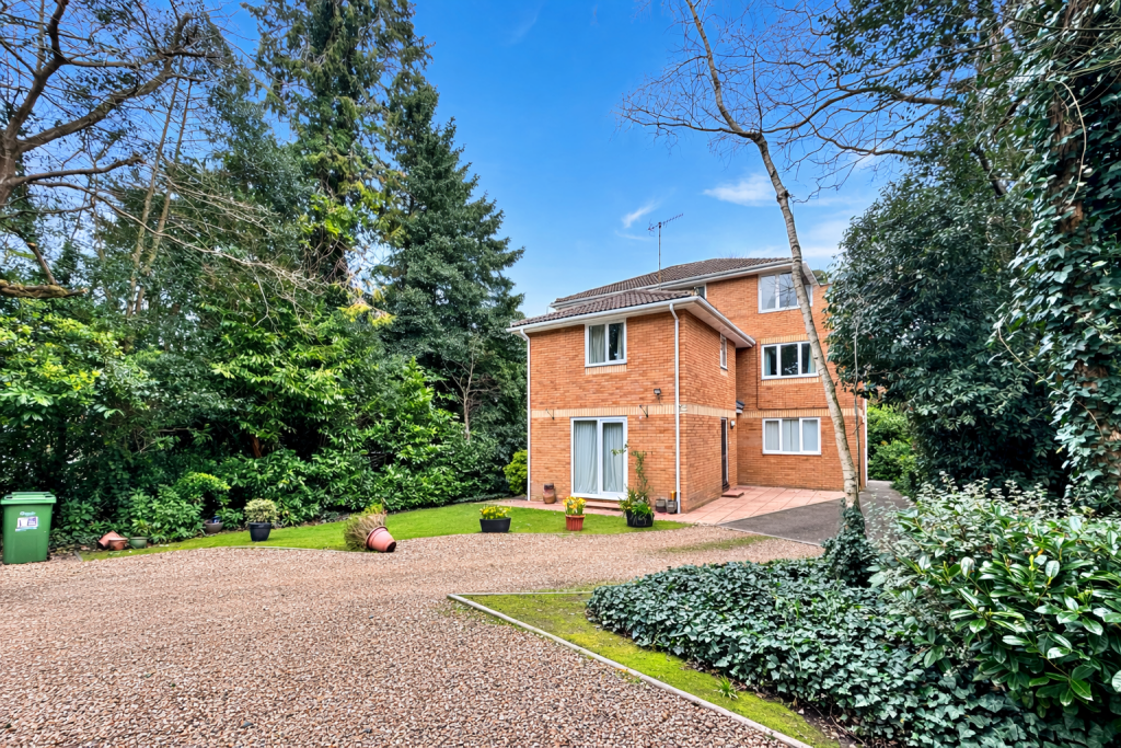 Main image of property: Surrey Soldiers, Surrey Road BH12