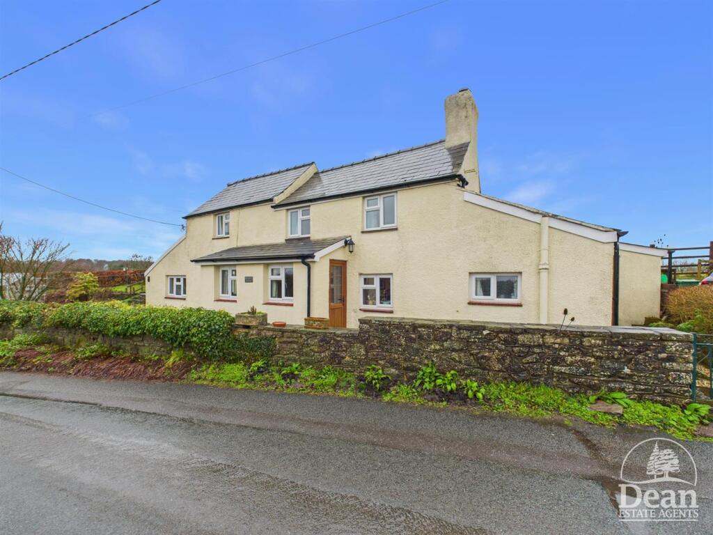 Main image of property: Crossways, Coleford