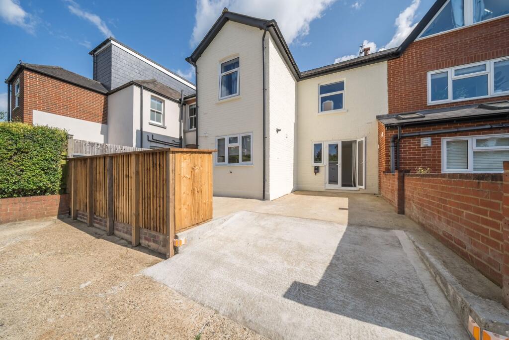 Main image of property: Farncombe Street, Godalming, GU7