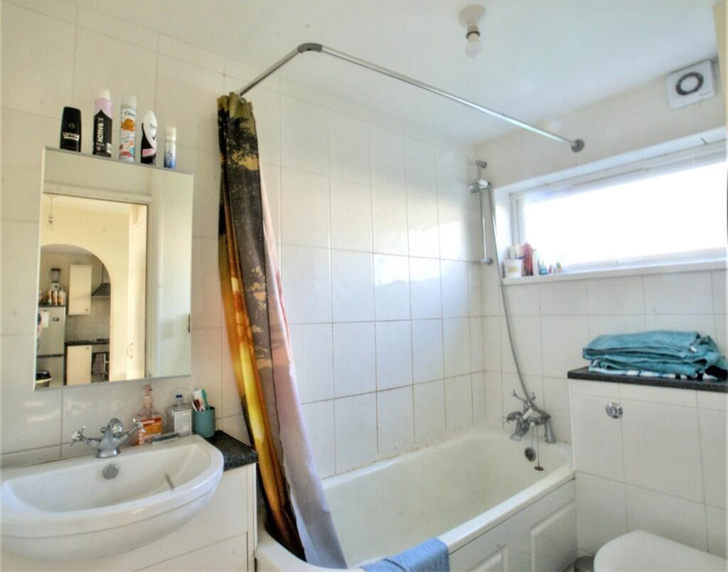 Mellor Close, Walton-On-Thames, Surrey, KT12 photo 5