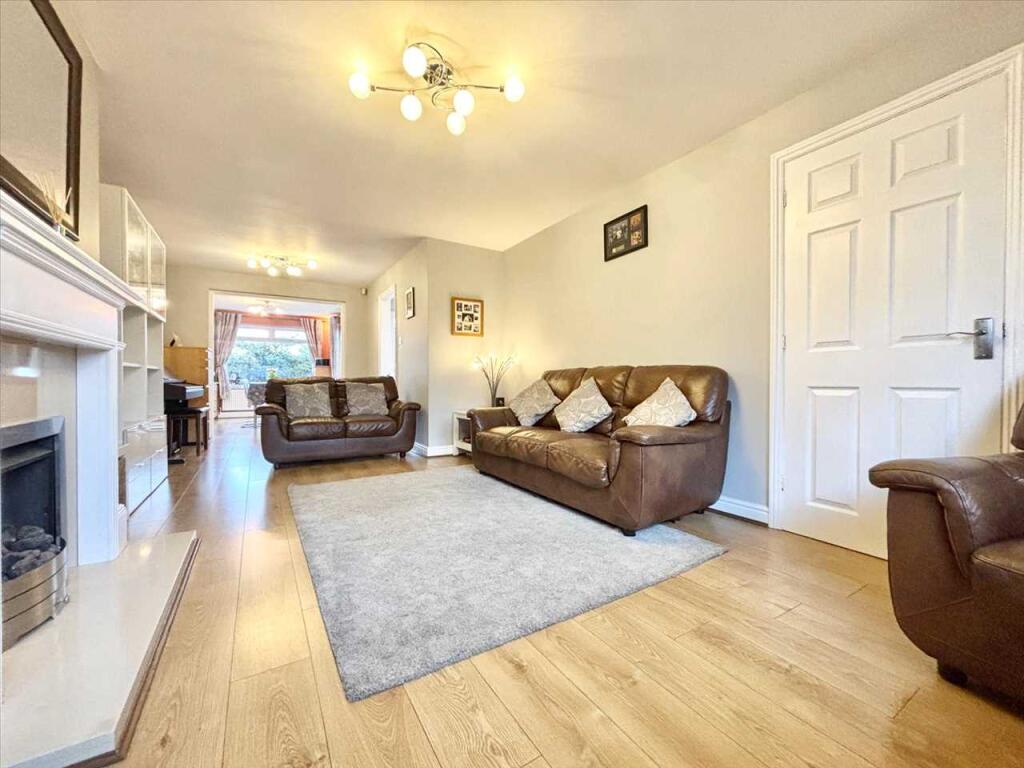 House in Mansfield, Nottinghamshire - View 2