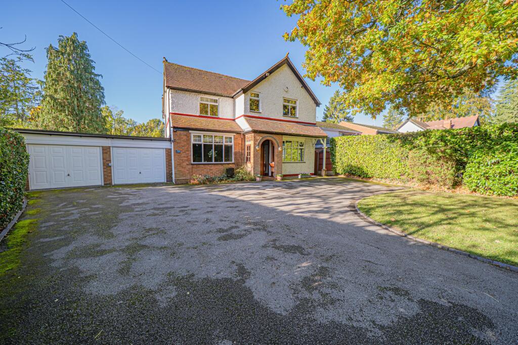 Main image of property: Kenilworth Road, Balsall Common, CV7