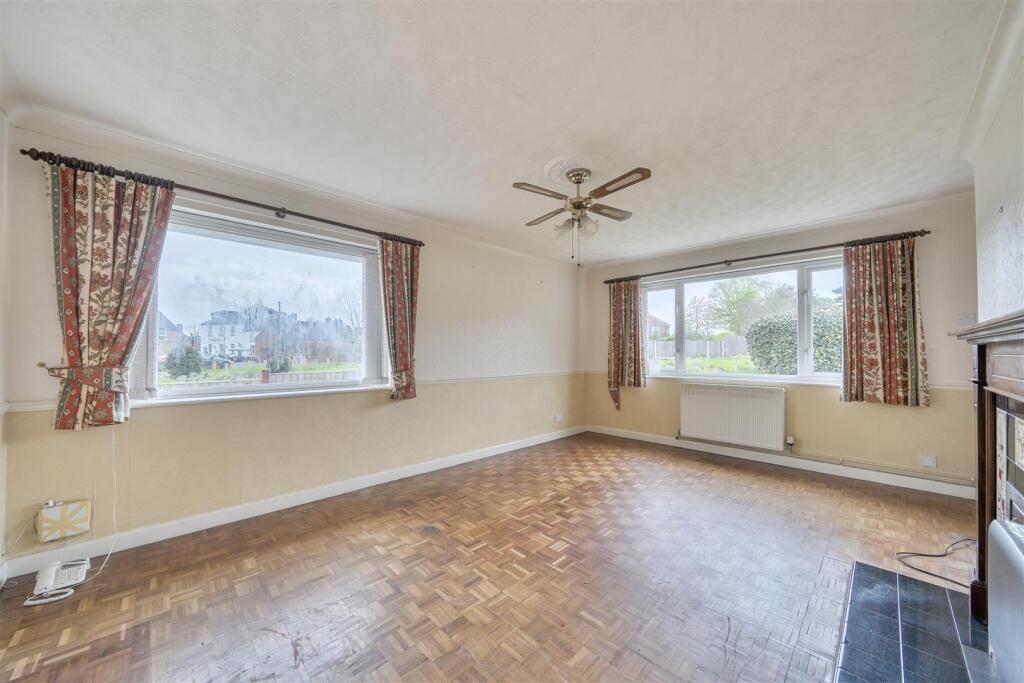 Ardlui, Oak Drive, Shawbury, Shrewsbury, SY4 4NX photo 5