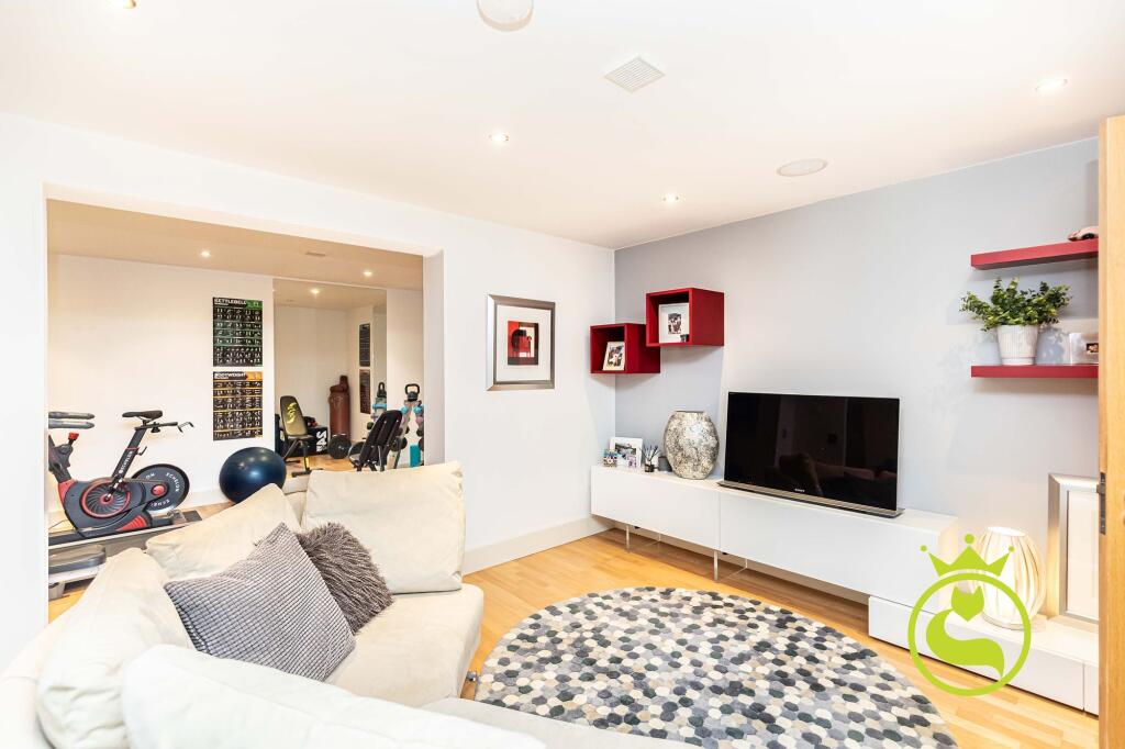 Additional image 29 of PANORAMIC VIEWS OF POOLE HARBOUR - Brownsea View Avenue, Lilliput, Poole BH14