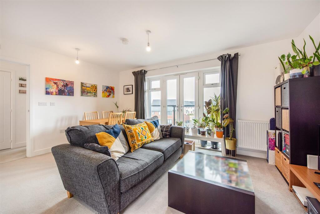 Apartment in Salisbury - More