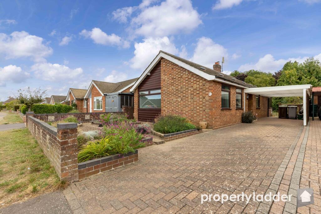 3-bed bungalow on Colindeep Lane, Sprowston, NR7, £315,000