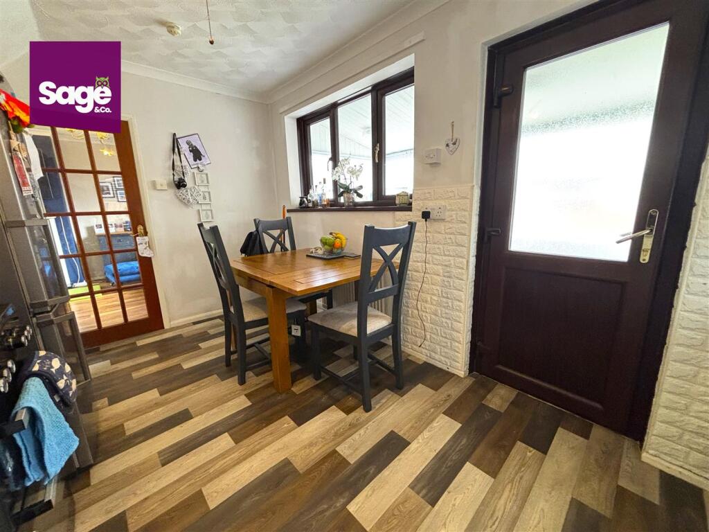 House in Newport - View 5