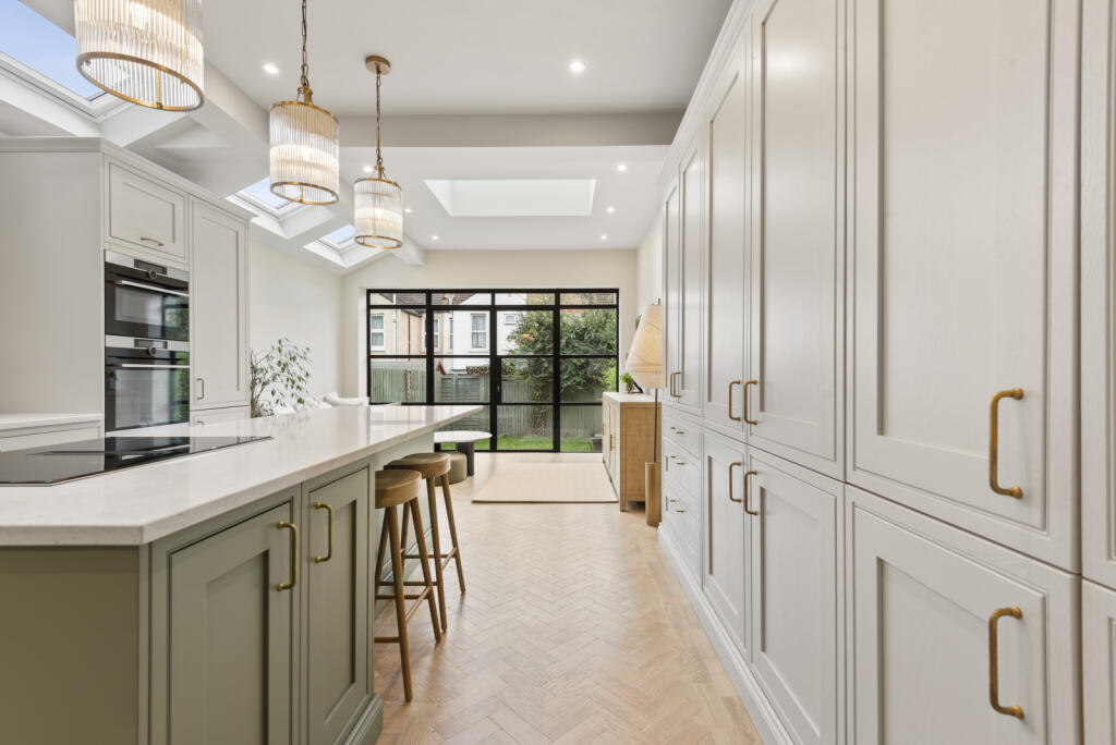 4-bed terraced on Eswyn Road, SW17, £1,195,000