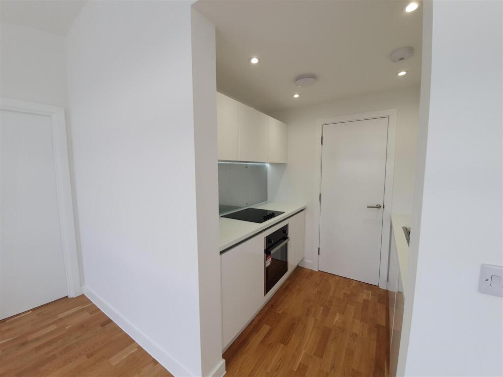 Apartment in Bradford - View 3