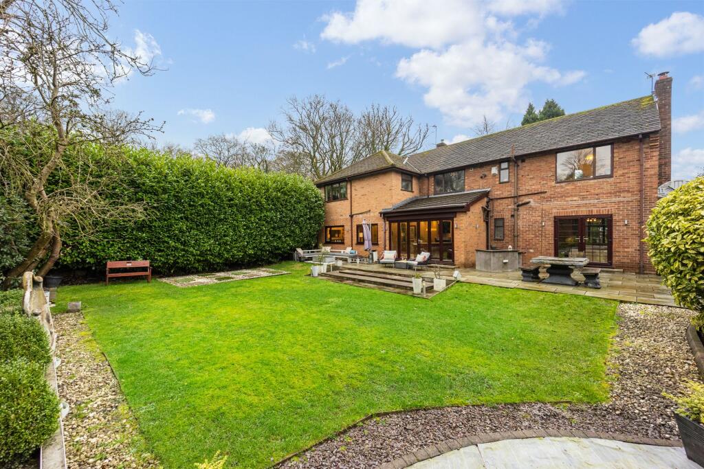 89, Blackburn Road, Egerton, BL7 | A Beautifully Upgraded, Gated 4-Bedroom Home In Sought-After Egerton. photo 4