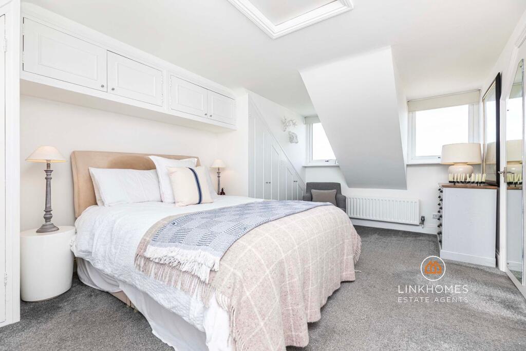 Poplar Close, Poole, BH15 photo 5
